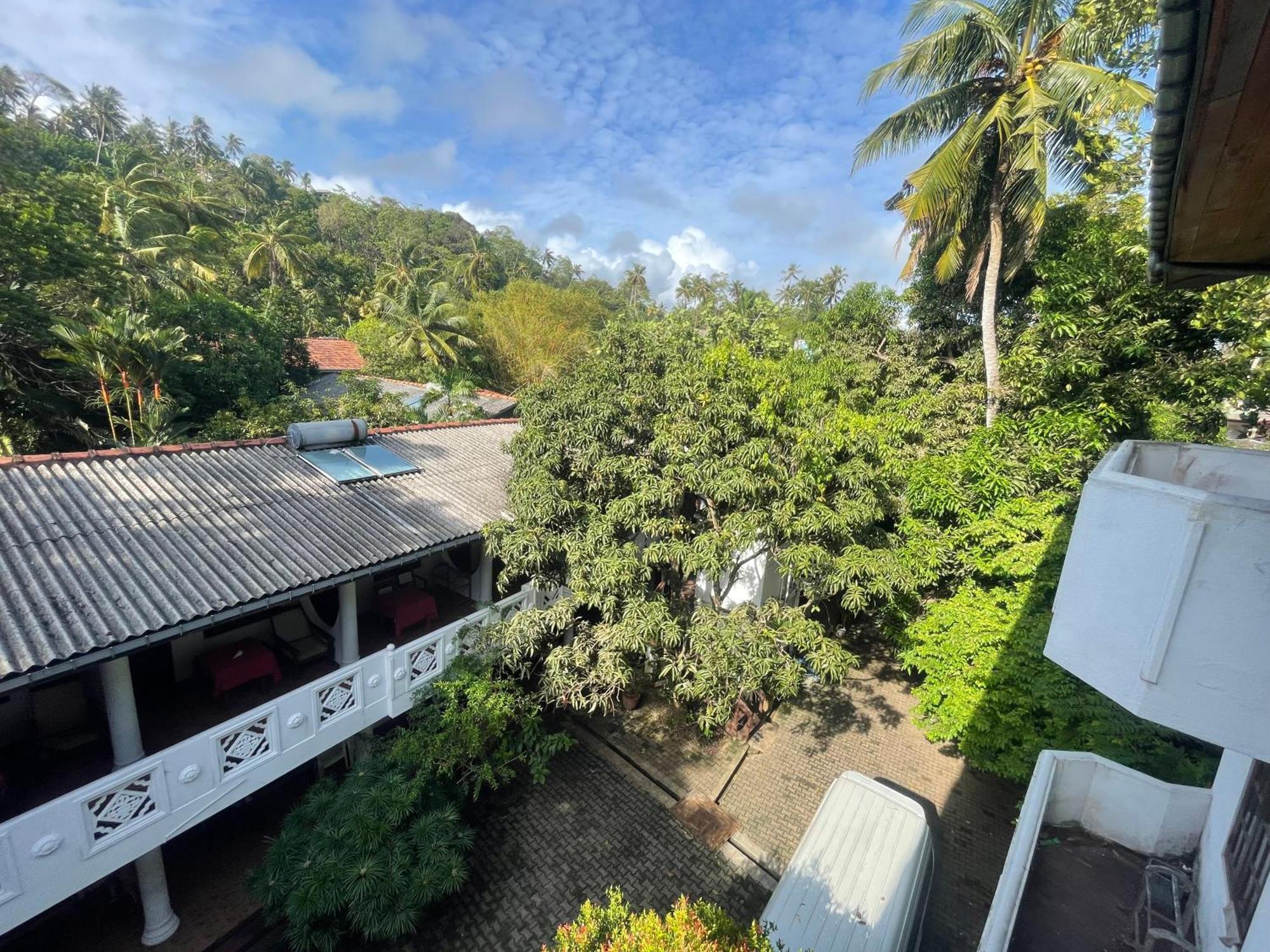 Serendipity Beach Unawatuna Exterior photo